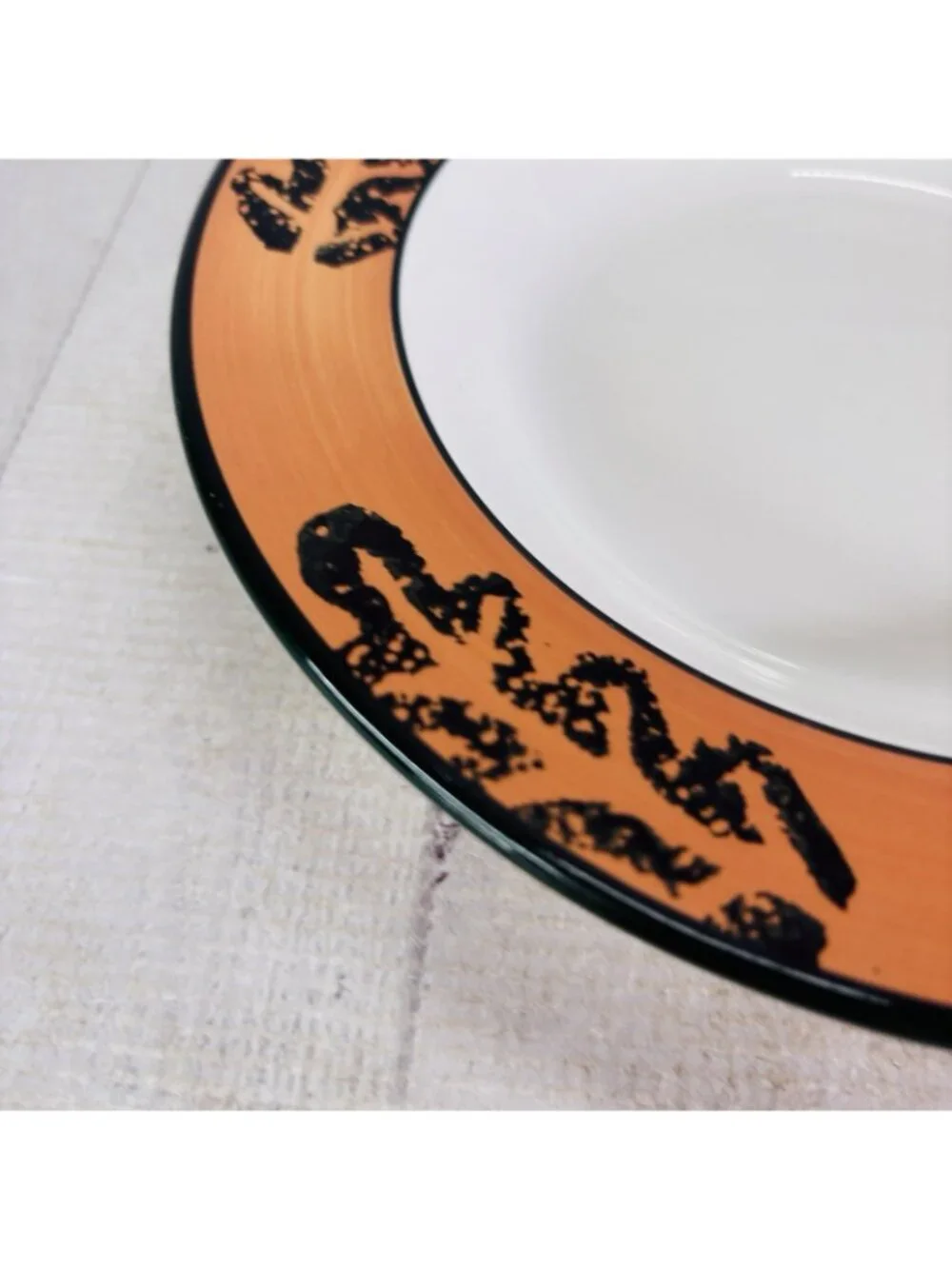 Pier 1 PER149 Tan Rim Dark Green Leaves Smooth Handpainted Italy Rim Bowls Set 2